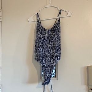 Ele swims racer back once piece